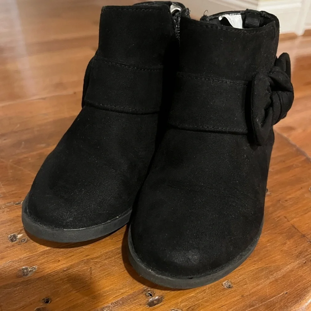 Gymboree size 10 black boots